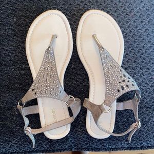 Cute sandals!